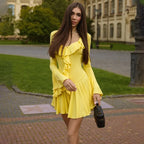 Robe mini jaune à volants pour femmes