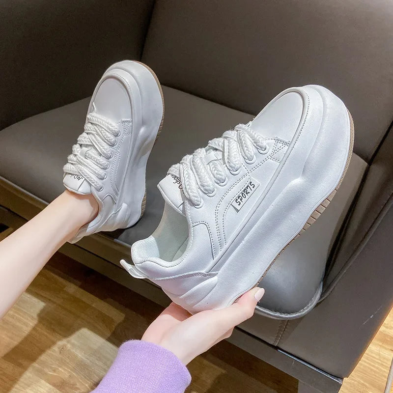 Baskets blanches épaisses pour femmes