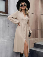 Robe longue en satin blanc à simple boutonnage pour femmes