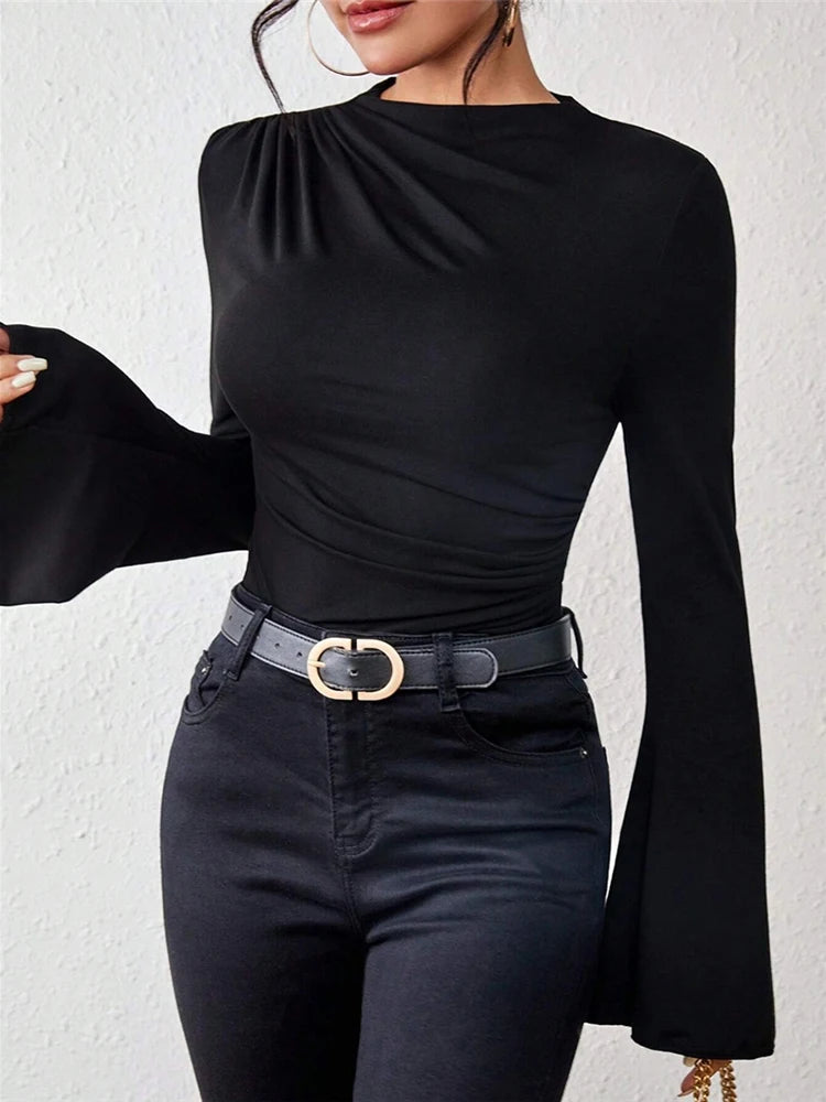 T-shirt polyvalent à manches évasées et col montant pour femmes