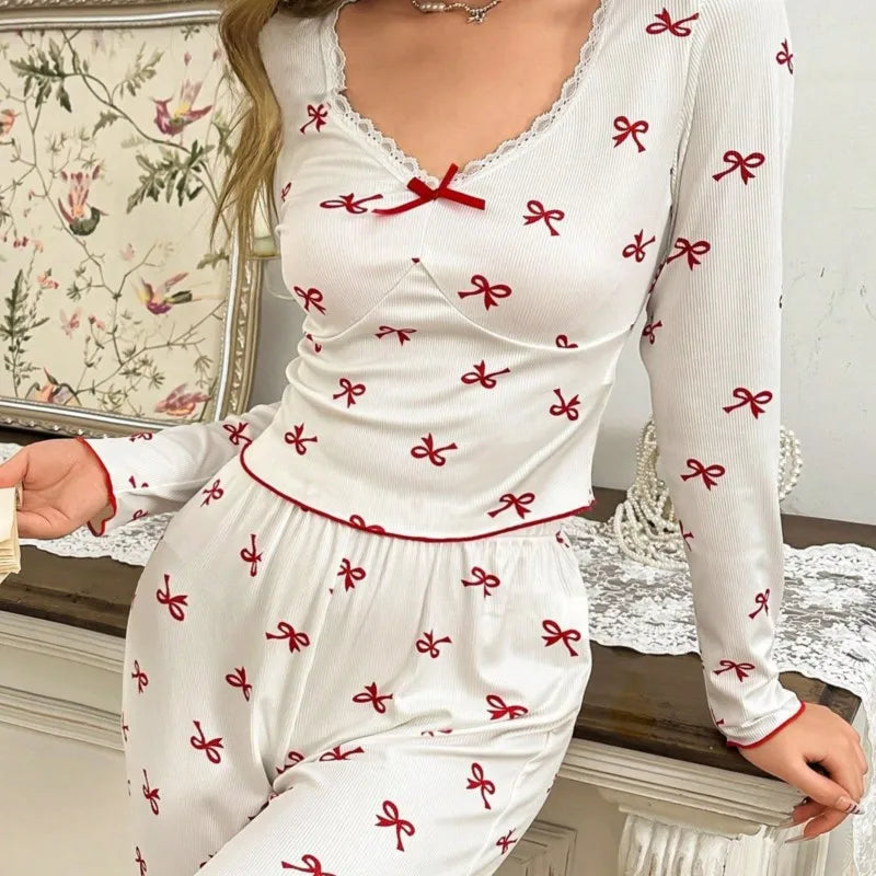 Pyjama Femme à Motifs Nœuds – Détails en Dentelle