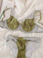 Ensemble soutien-gorge en dentelle ultra fine brodée de fleurs et culotte pour femmes