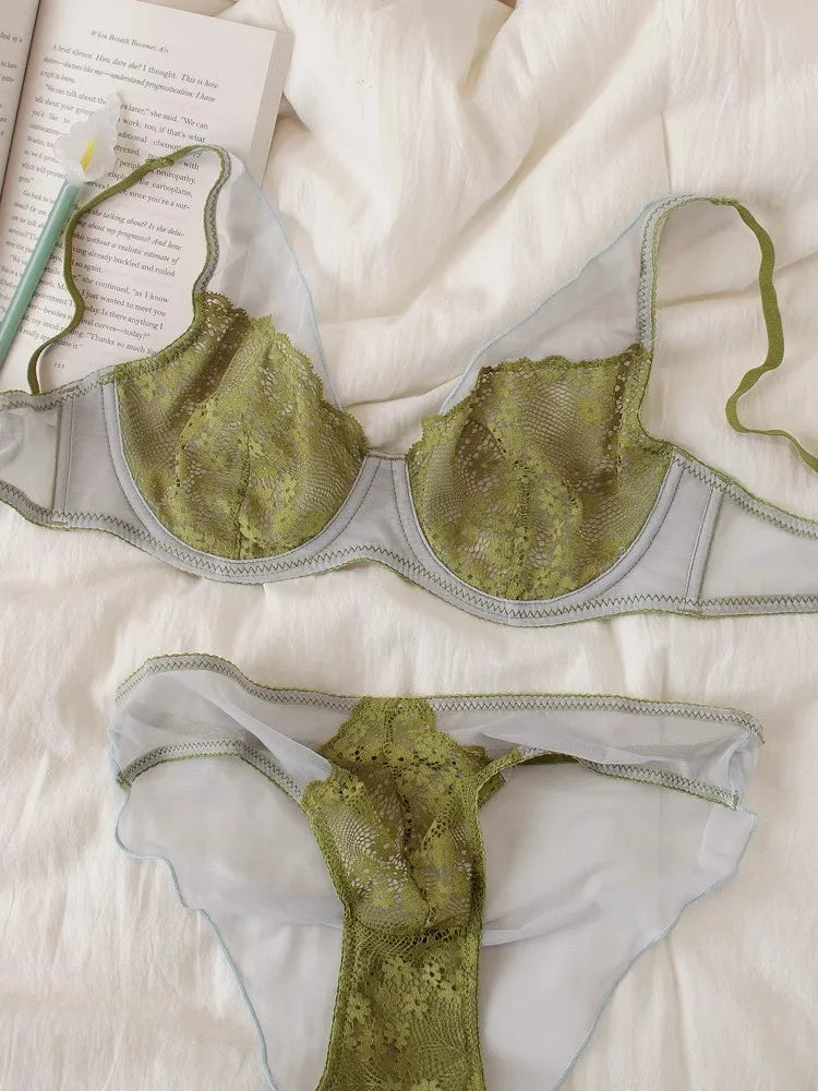 Ensemble soutien-gorge en dentelle ultra fine brodée de fleurs et culotte pour femmes