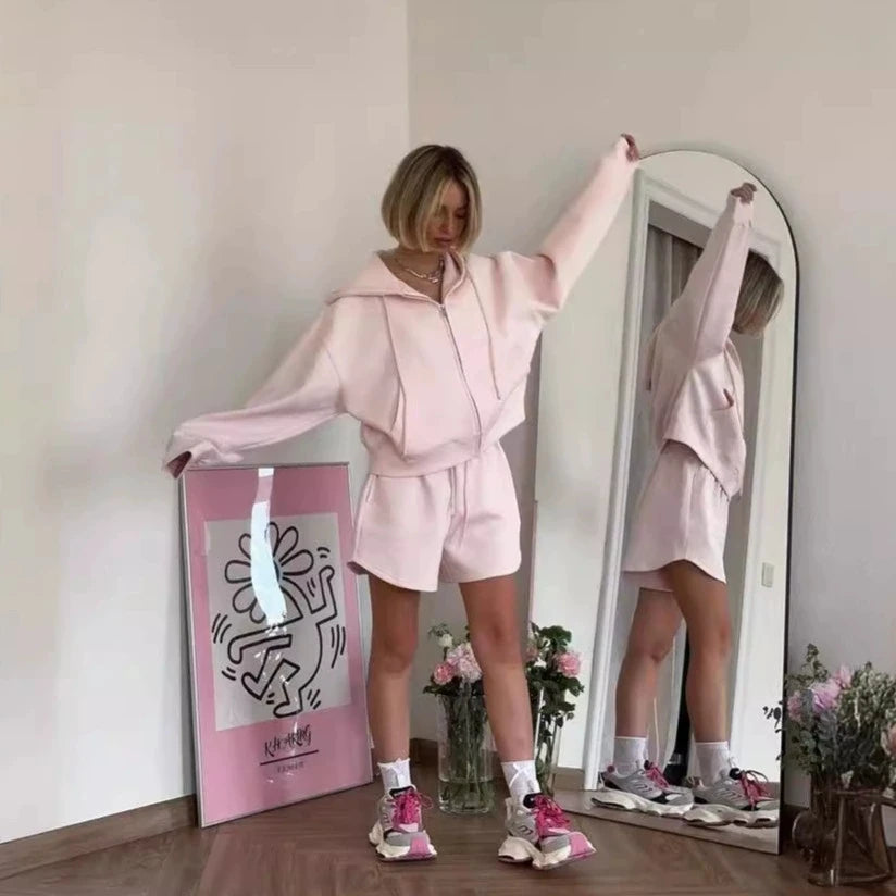 Ensemble deux pièces sweat-shirt et short pour femmes