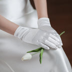 Gants court en satin pour femmes