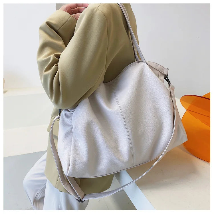 Sacs fourre-tout noirs pour femmes
