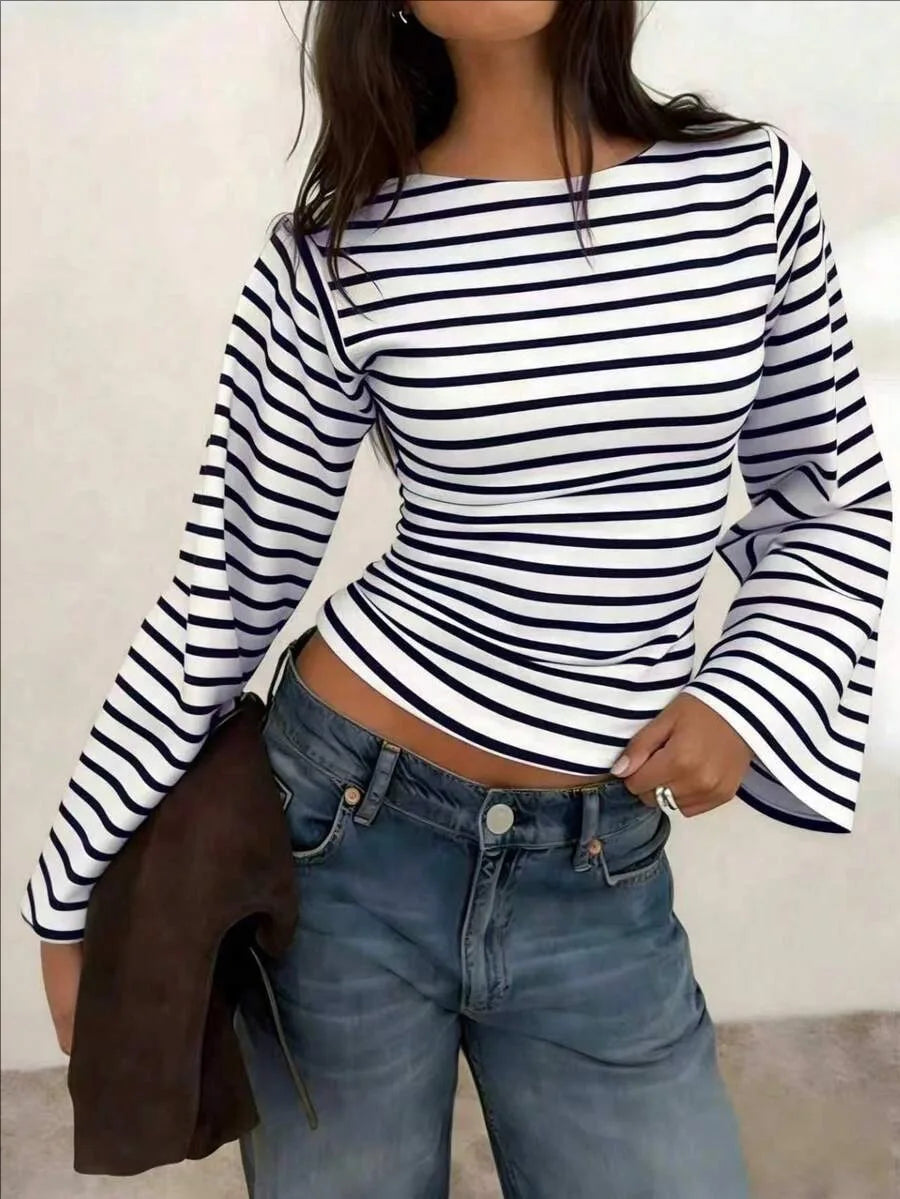 T-shirt Rayé Femme – Col Bateau et Manches Évasées
