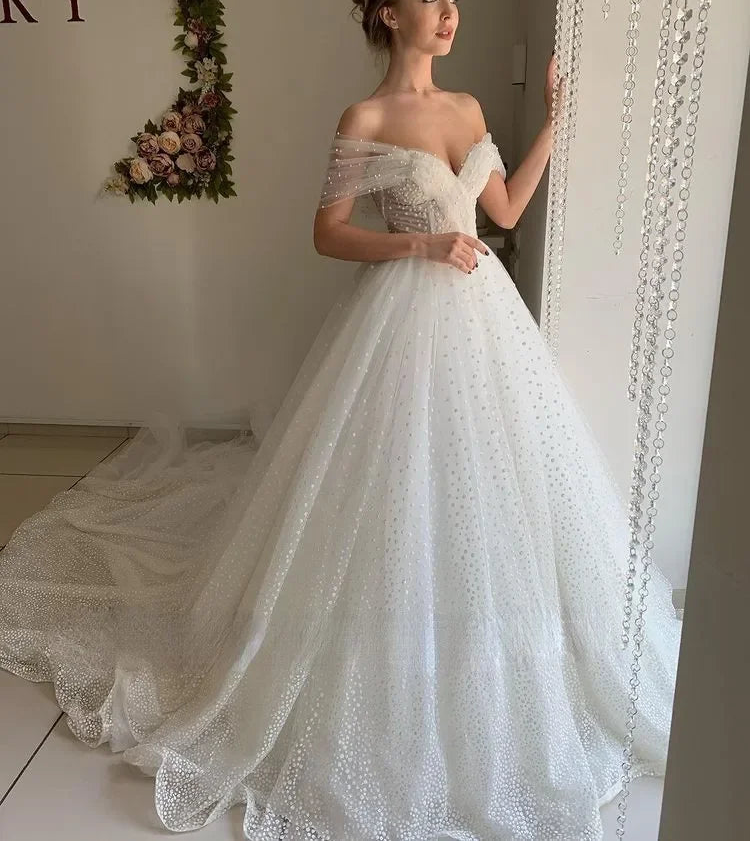 Robe de mariée élégante à pois pour femmes