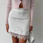 Jupe mini en satin et dentelle pour femmes