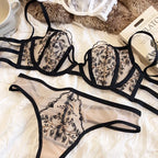 Ensemble soutien-gorge push-up en dentelle brodée et string pour femmes