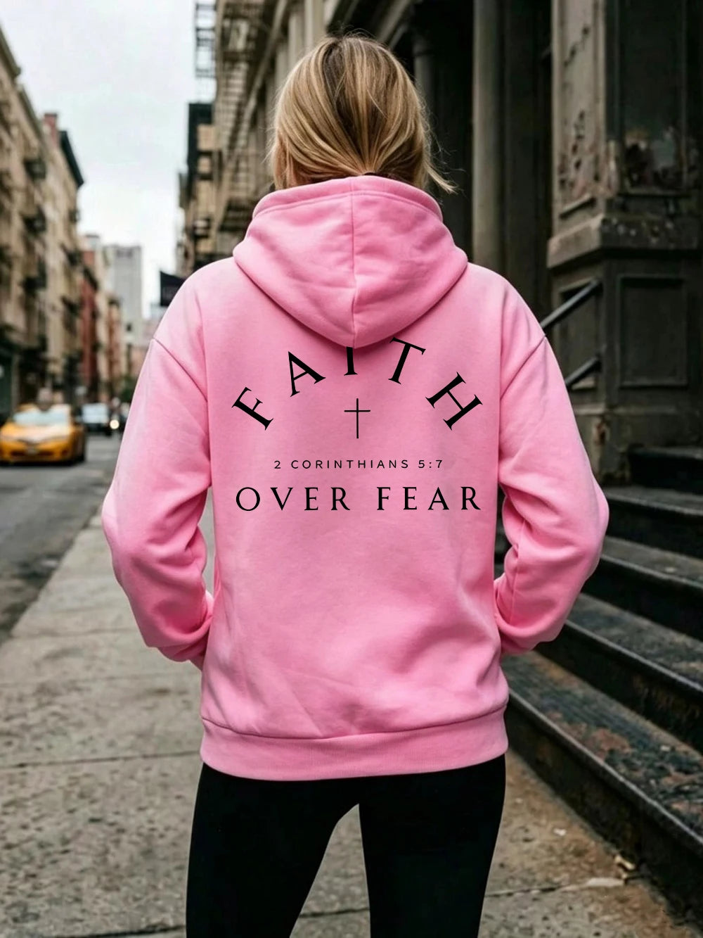 Sweat à capuche imprimé Faith Over Fear pour femmes