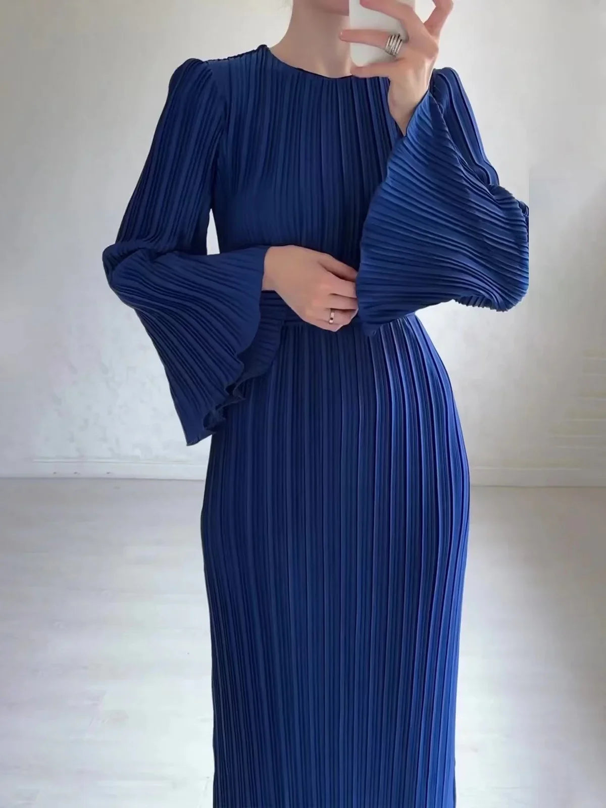 Robe longue plissée musulmane à manches évasées pour femmes
