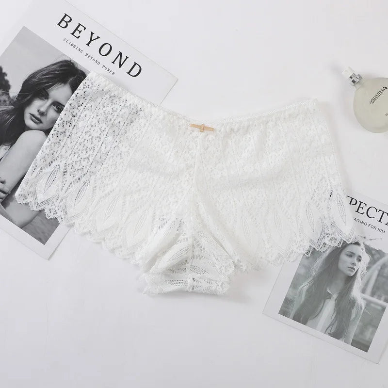 Culotte en dentelle transparente pour femmes