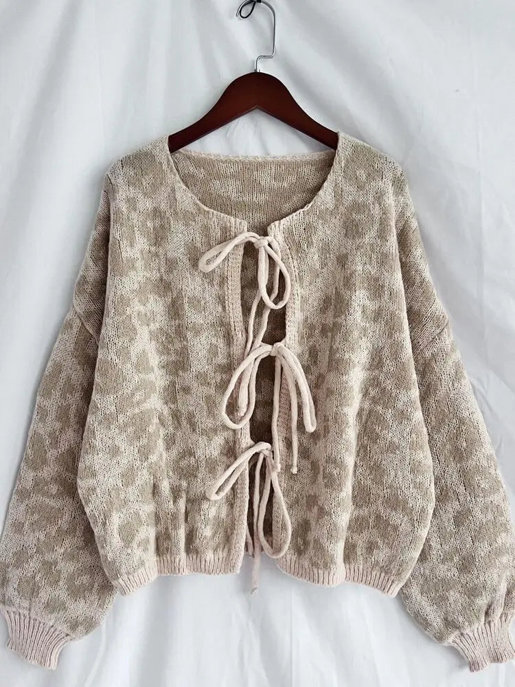 Cardigan tricoté à lacets pour femmes