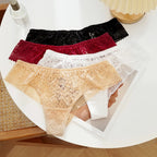 String taille basse en dentelle pour femmes