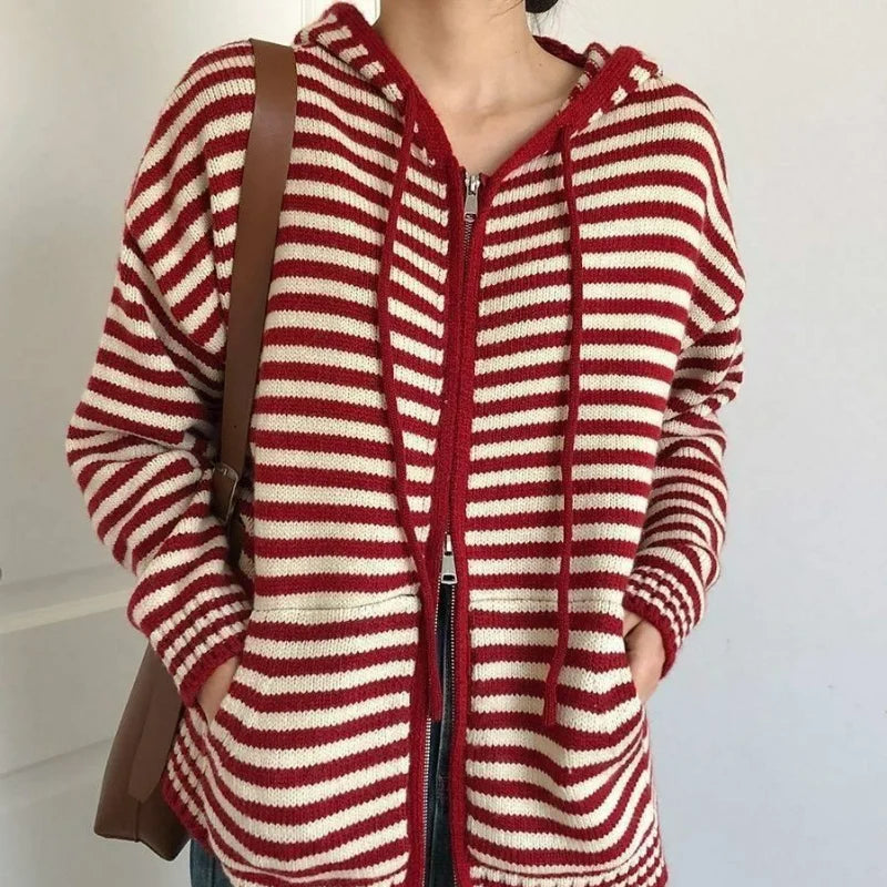 Pull à capuche à rayures de style collège pour femmes
