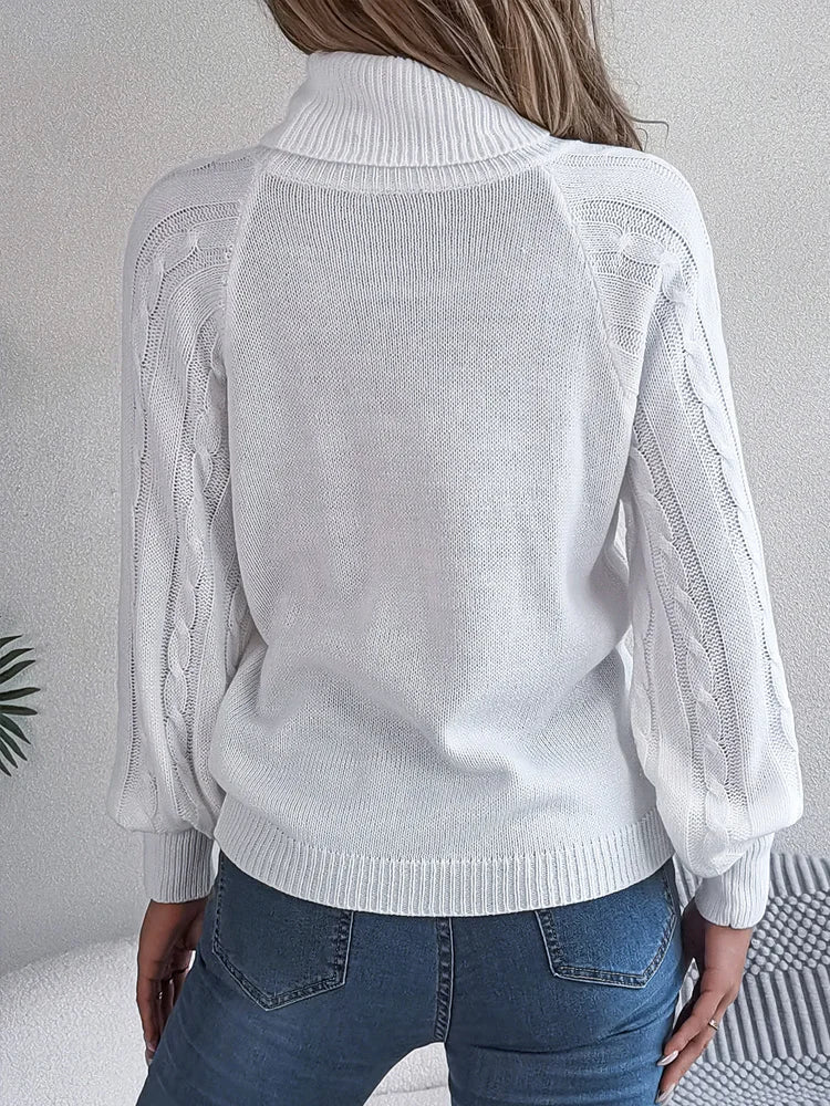 Pull à Col Roulé Femme – Détails Boutonnés