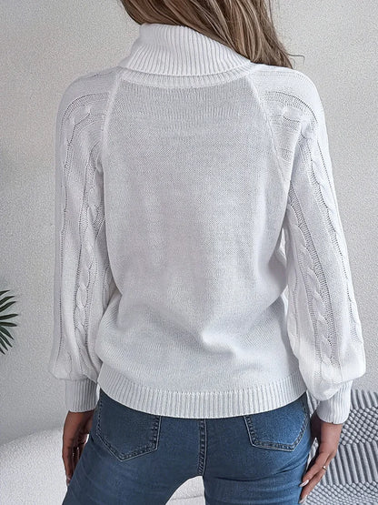 Pull à Col Roulé Femme – Détails Boutonnés
