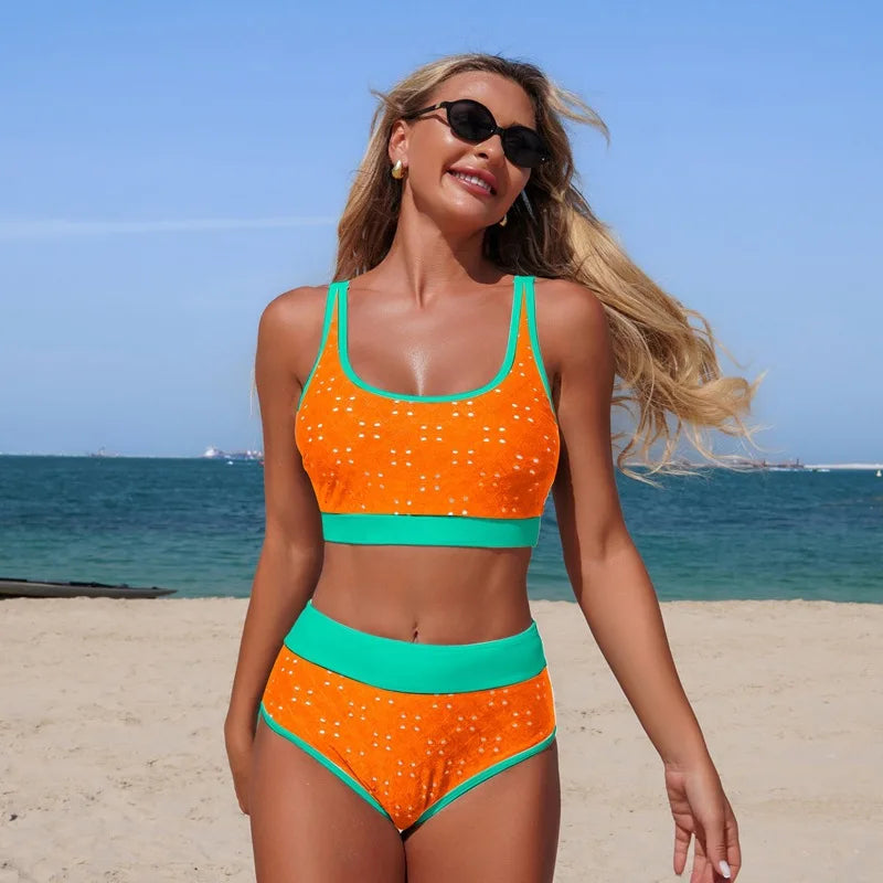 Maillot de bain deux pièces avec trou design haute élasticité pour femmes