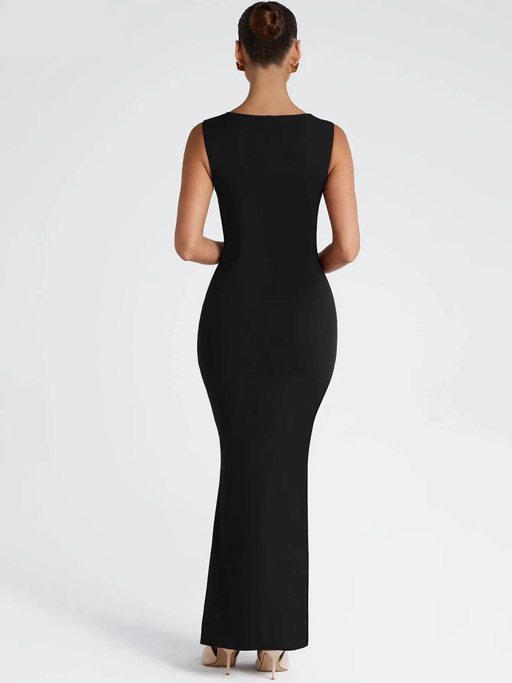 Robe moulante et élégante à bretelles et col carré pour femmes