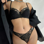 Ensemble soutien-gorge push-up à armatures avec en dentelle brodée de fleurs et string pour femmes