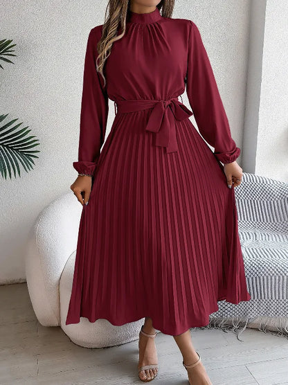 Robe Longue Plissée Femme – Col Montant et Laçage