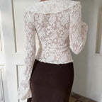 Chemise à volants et empiècements de dentelle pour femmes