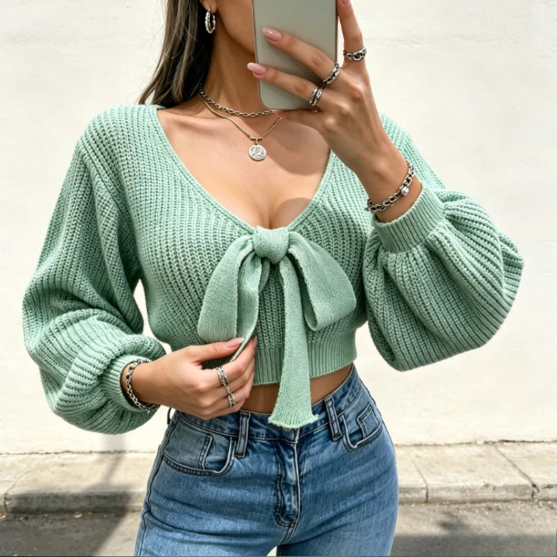 Pull Court Femme – Nœud Décoratif et Manches Évasées