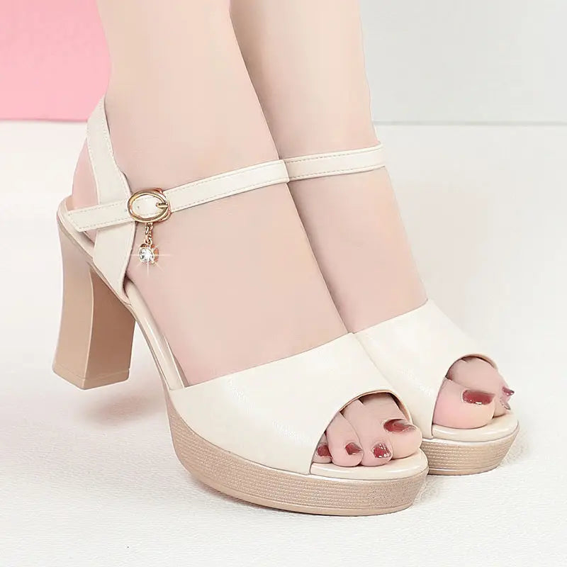 Sandales en cuir talons pour femmes