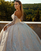 Robes de mariée à col en v pour femmes