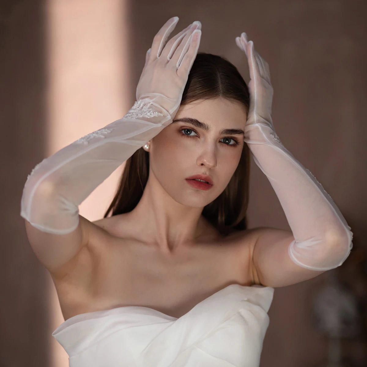 Gants en tulle avec perles pour femmes