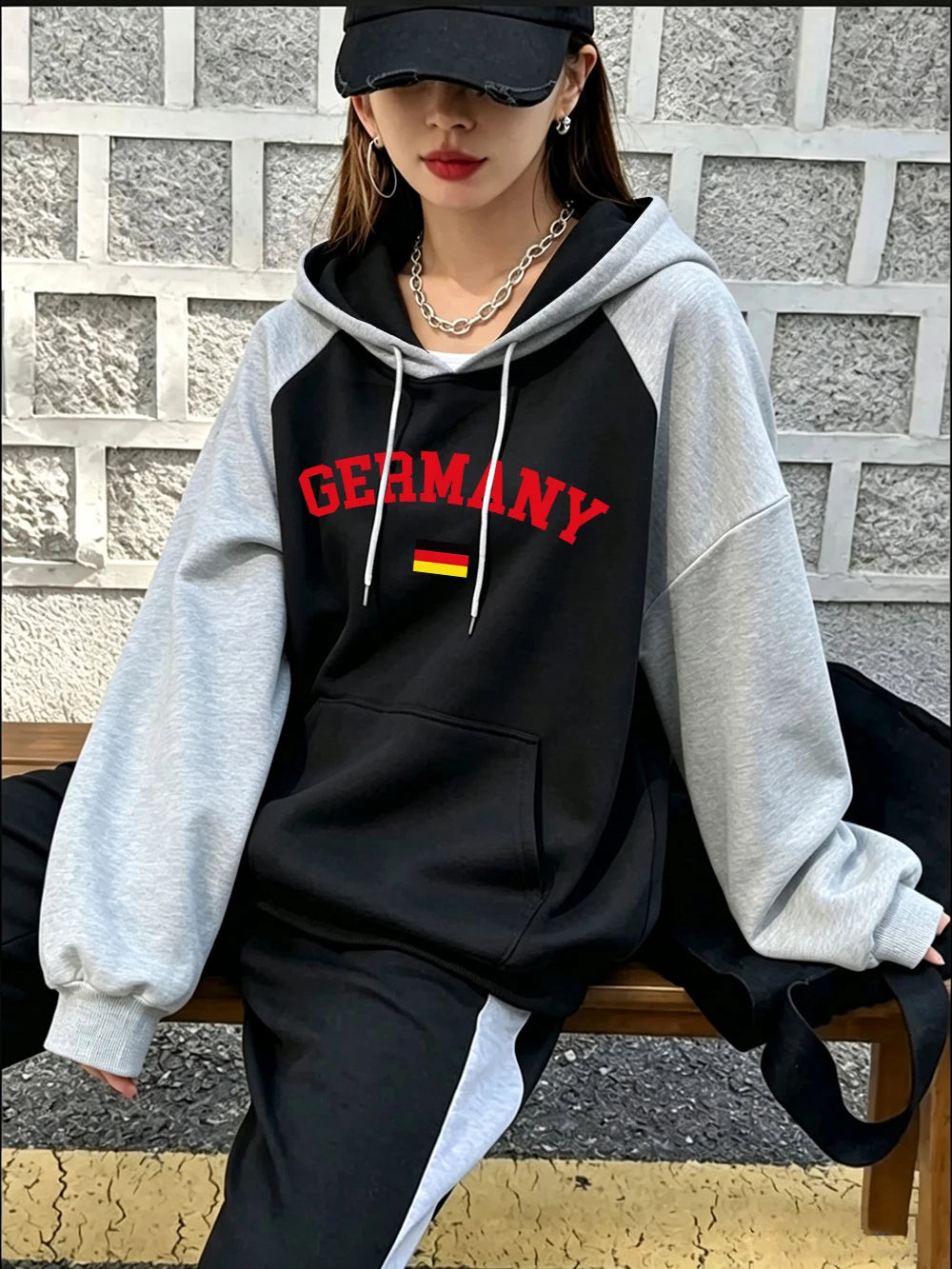 Sweat à capuche raglan imprimé drapeau allemand pour femmes