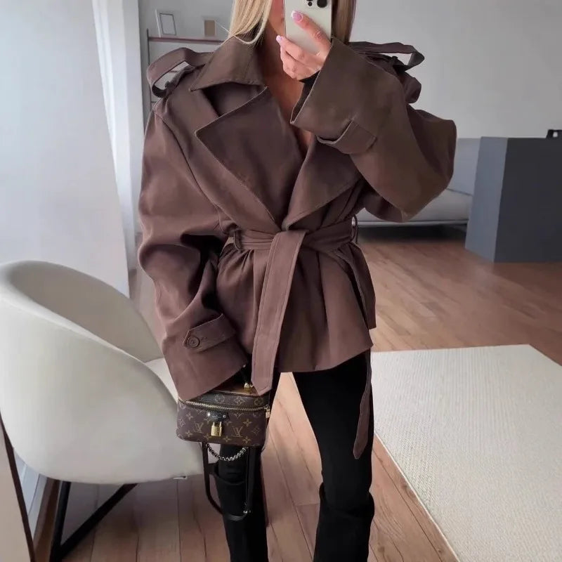 Manteau court à lacets pour femmes