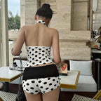 Ensemble deux pièces à pois short, collier et top dos nu contrastant pour femmes