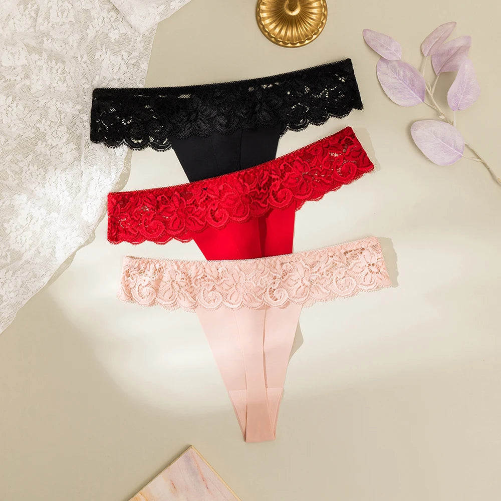 String sexy en dentelle pour femmes