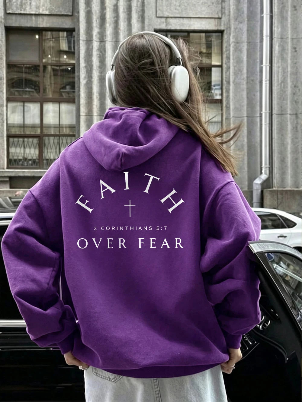 Sweat à capuche imprimé Faith Over Fear pour femmes