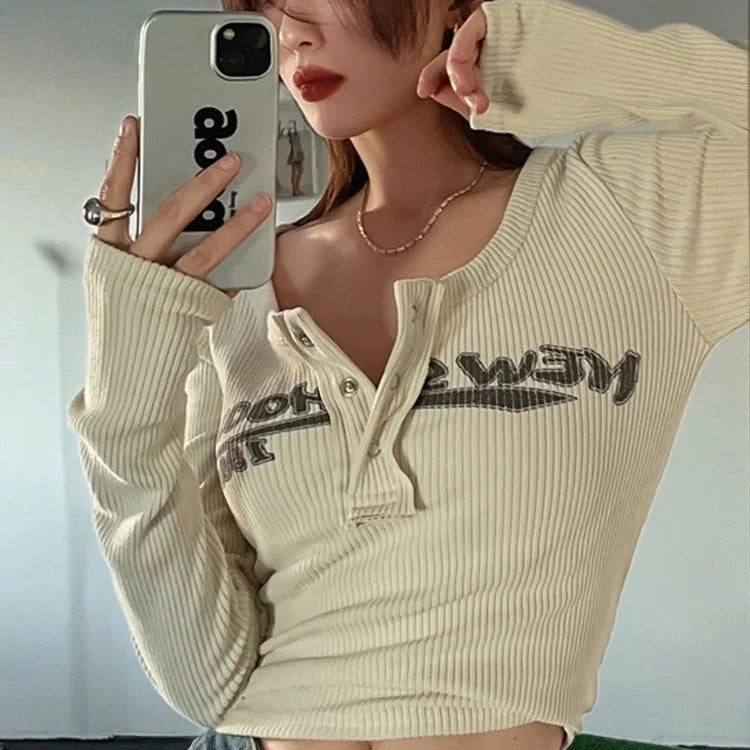T-shirt moulant à manches longues et col rond pour femmes