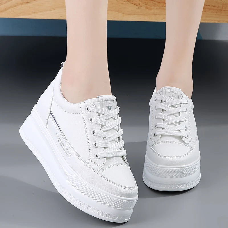 Baskets décontractées en cuir microfibre pour femmes
