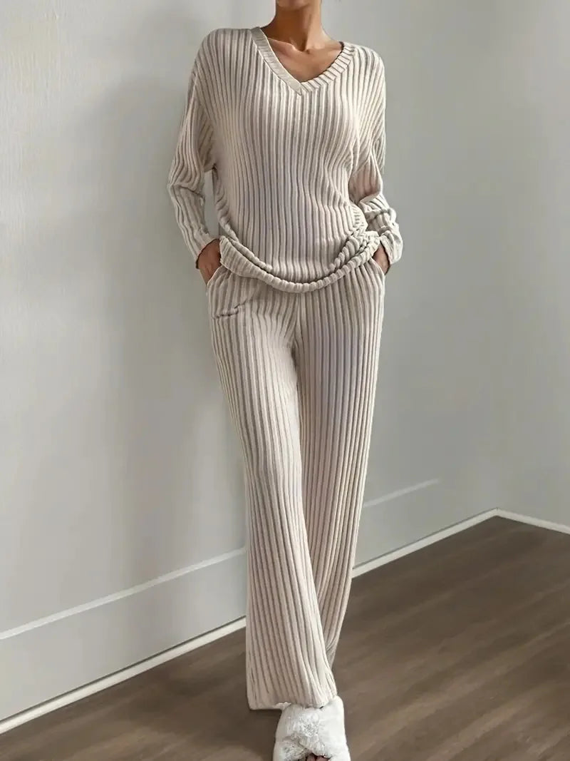 Ensemble Côtelé 2 Pièces Femme – Pull Col V et Pantalon