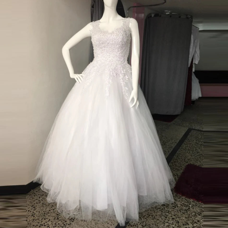 Robe de mariée ornée de perles pour femmes