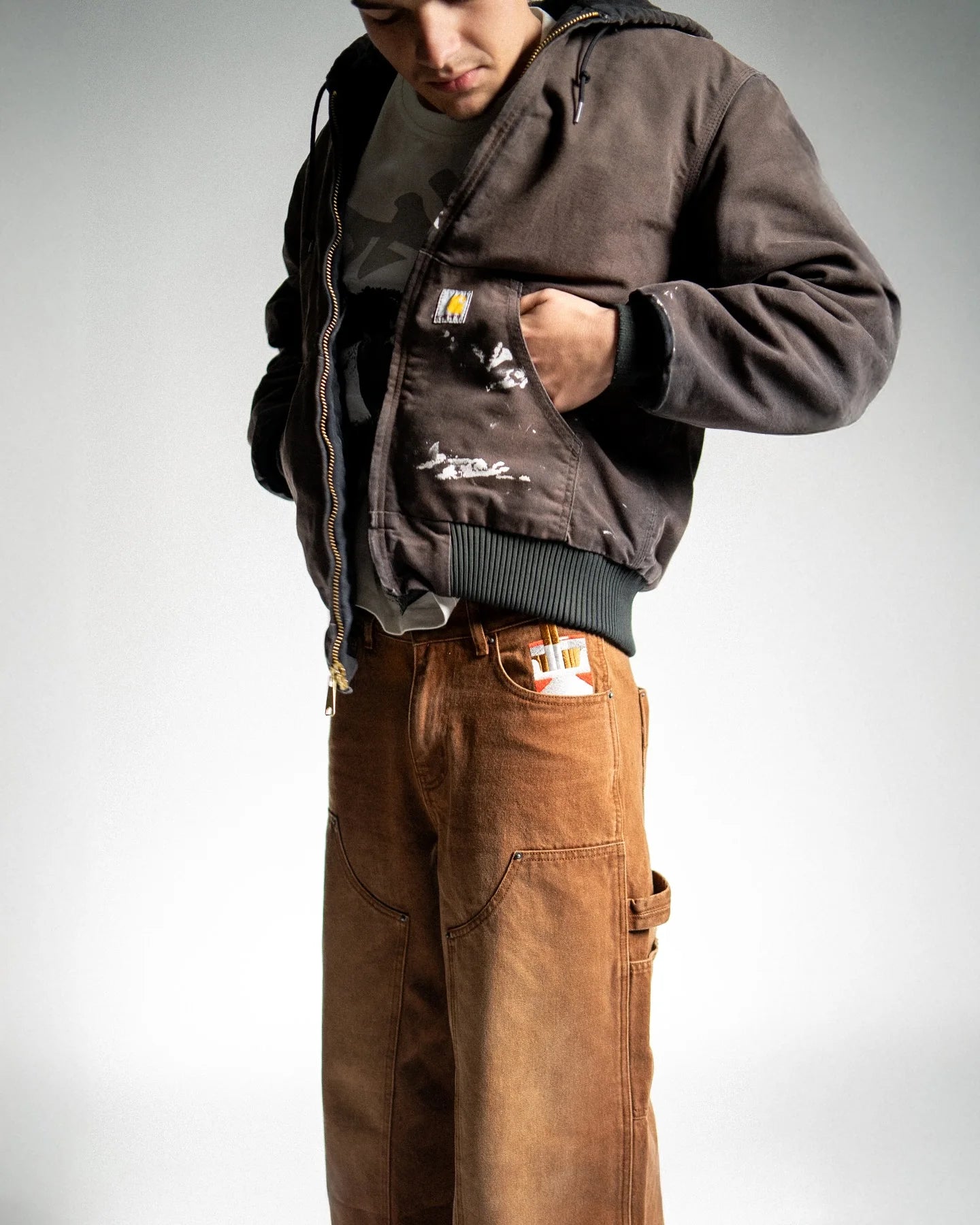 Jeans brodés coupe ample pour femmes