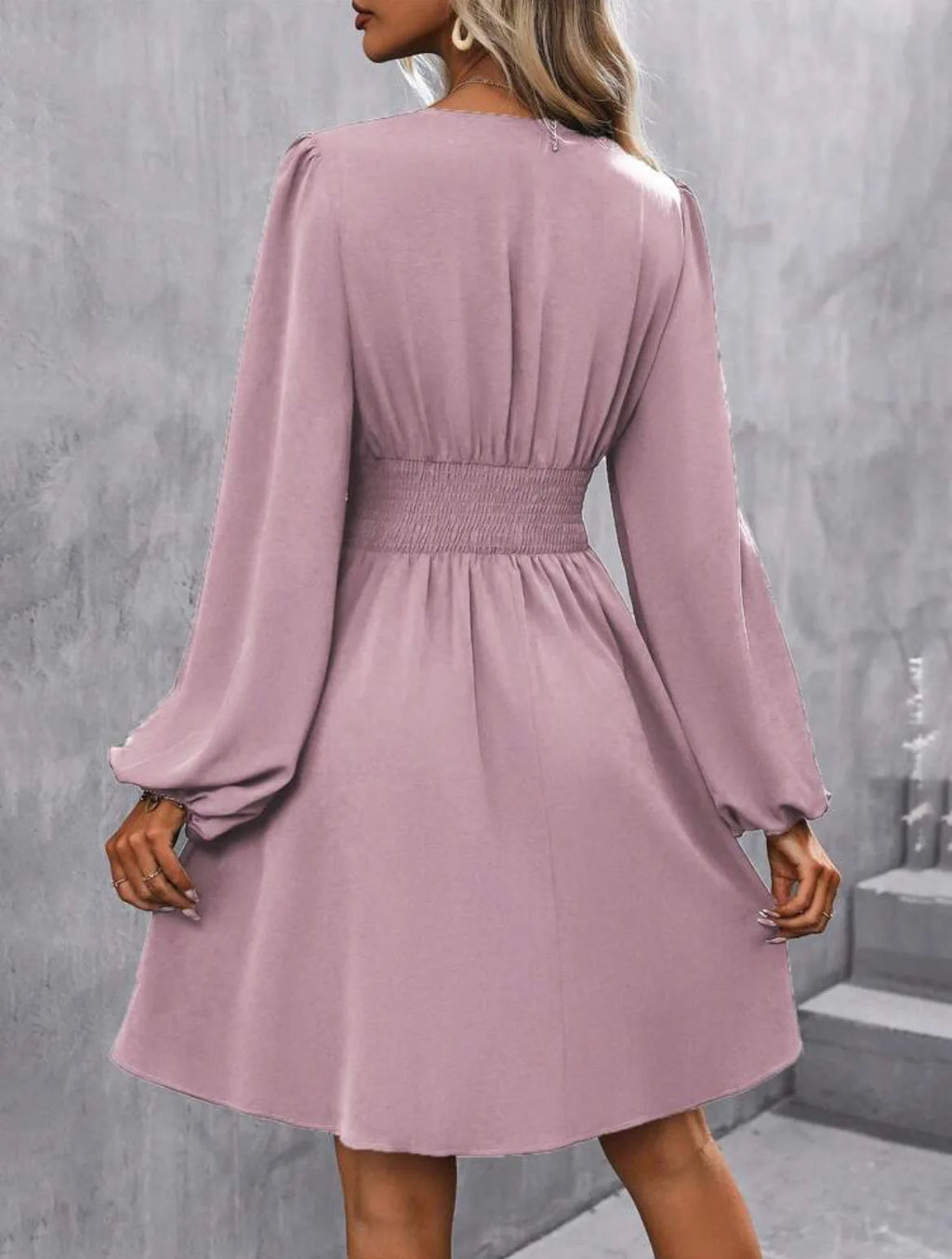 Robes courtes et cintrées unies pour femmes
