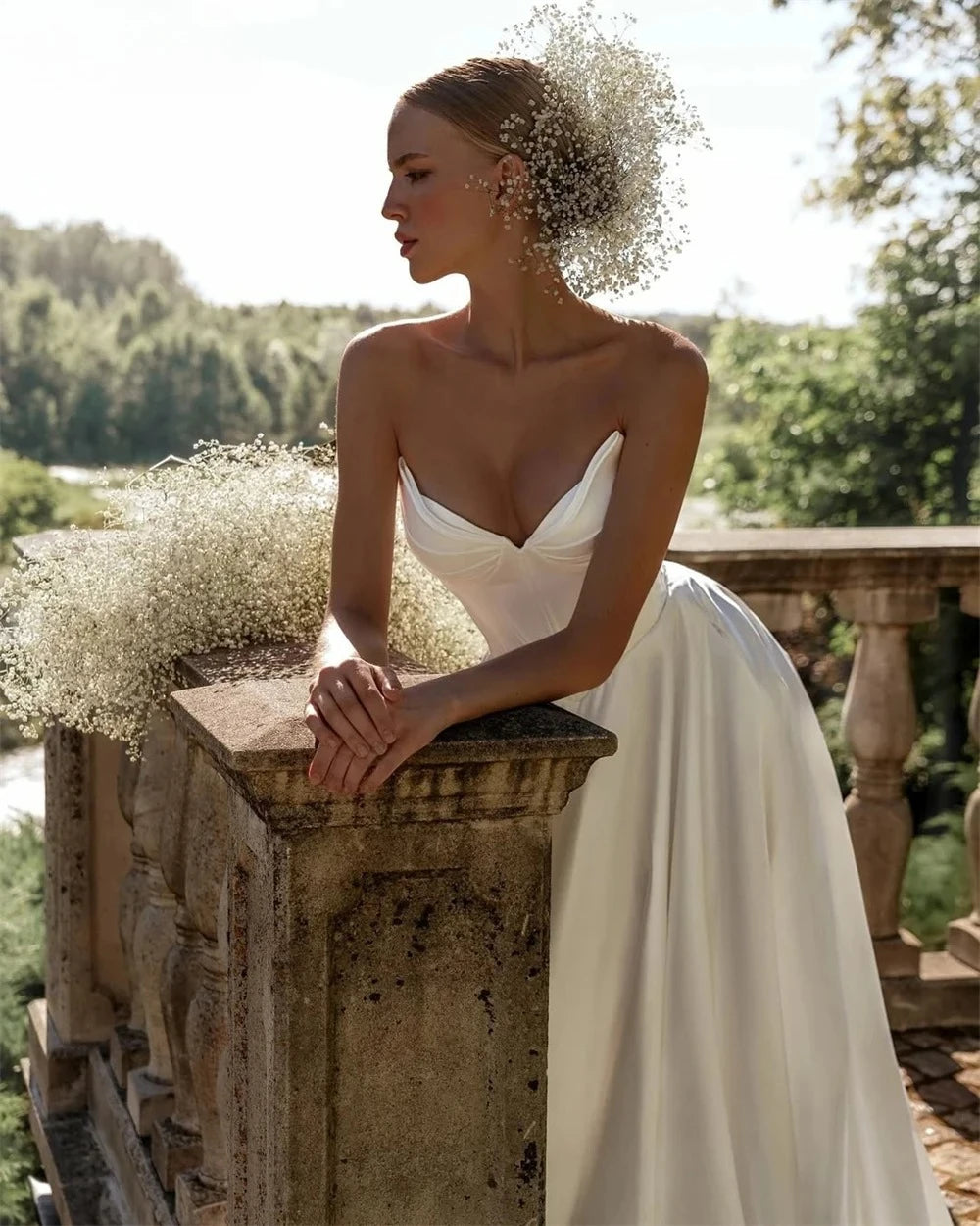 Robes de mariée élégantes en satin pour femmes