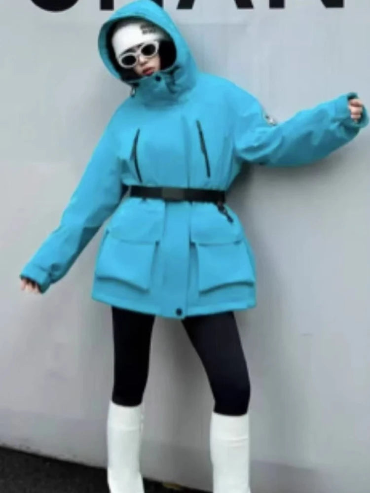 Vestes rembourrées à capuche avec ceinture pour femmes