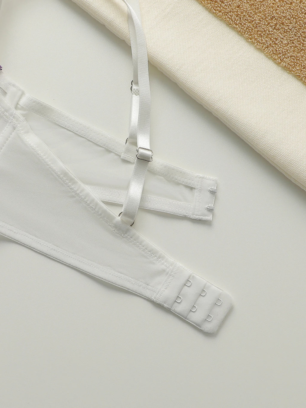 Soutien-gorge brodé de belles fleurs pour femmes
