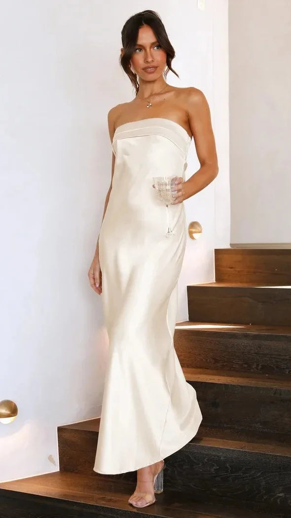 Robe tube élégante en satin et dos nu pour femmes