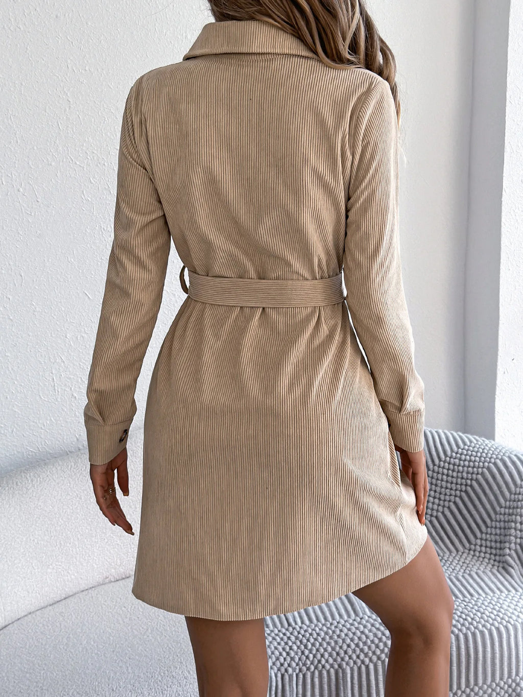 Robe chemise décontractée unie à manches longues et bouton unique en velours pour femmes