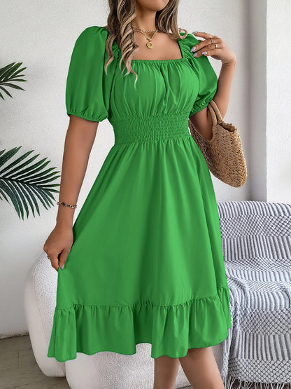 Robe Élégante Femme – Taille Haute, Col Carré et Manches Courtes