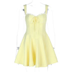 Robe mini-débardeur jaune en dentelle pour femmes