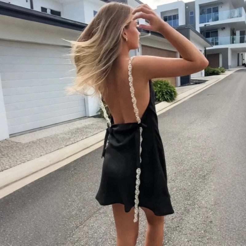 Robe mini dos nu en satin pour femmes